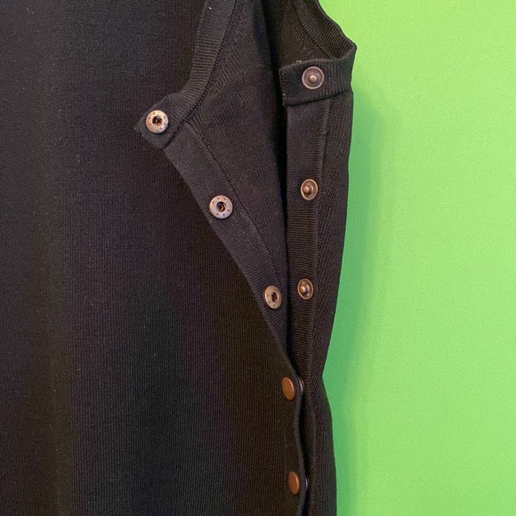 Runway Black Turtleneck Snap closures on the side - Picture 4 of 4